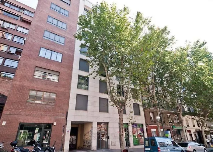 Apartamento En Atocha - Silencioso Y Luminoso